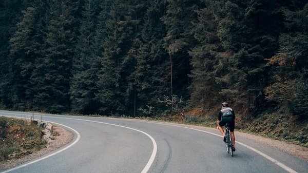 Le monde du cyclisme sur route : compétitions, licence, règles et classement