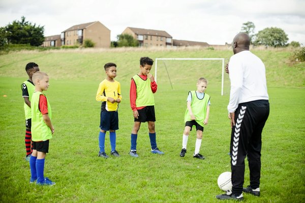 Comment choisir le meilleur centre de formation de football pour un enfant?